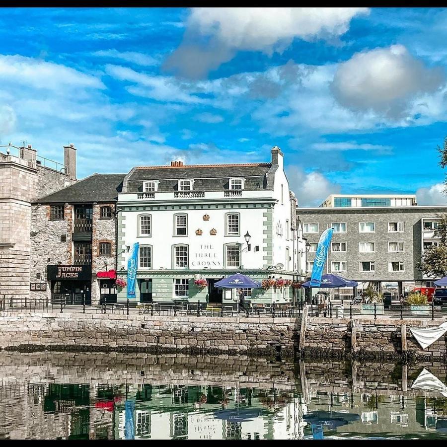 The Three Crowns B&B Plymouth Buitenkant foto